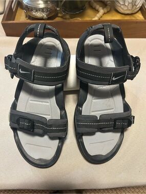 Nike Black and women’s Gray Outdoor Sport Sandals